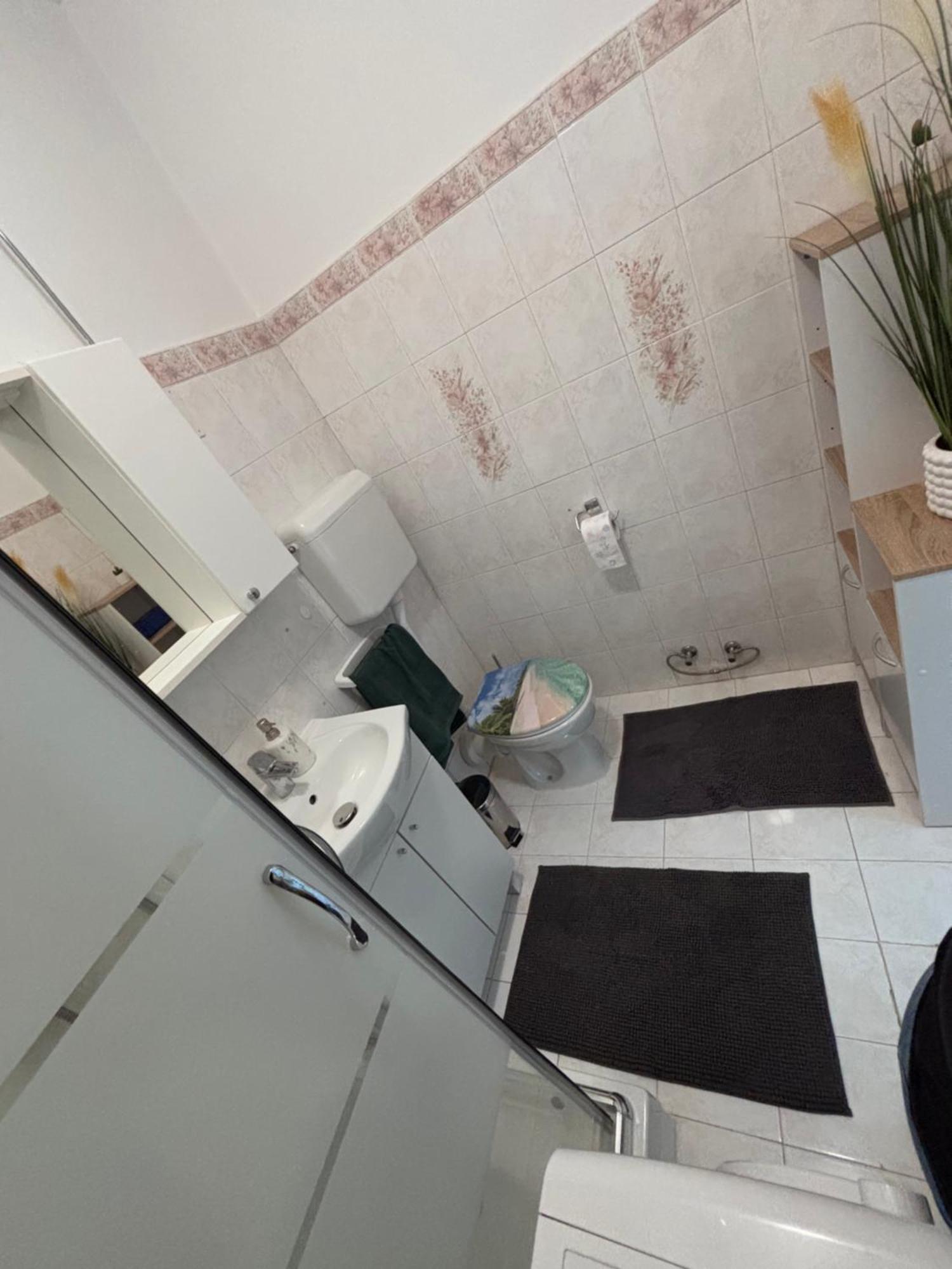 App Karla Apartment Pula Bagian luar foto